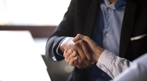 Handshake1152268821-760.jpg